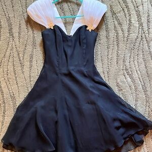 Adorable vintage dress with gold flowers